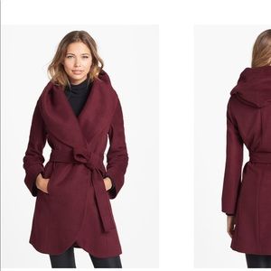 TAHARI oversized coat size Small
